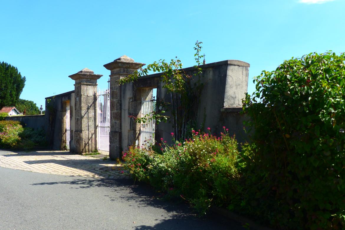 Le cimetière